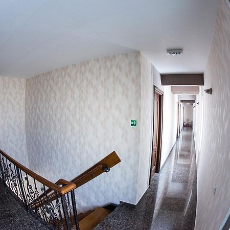 Hotel La Strada Ploieşti Buitenkant foto